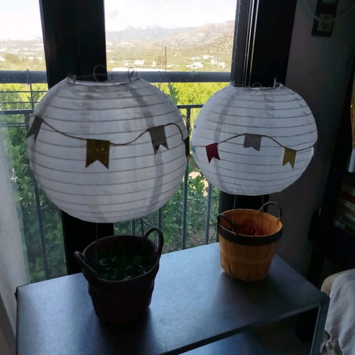 Decorative hot air balloons for kids room like new, handmade