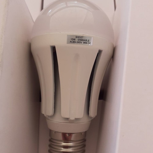 LED bulbs dimmable e27 10Watt warm white, pack of 35, new