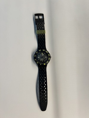 Swatch Scuba 200 Shamu wristwatch used, black dial with yellow details