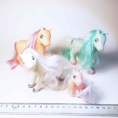Plastic pony horses used, set