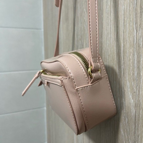 Carpisa crossbody bag new, soft pink with patent texture