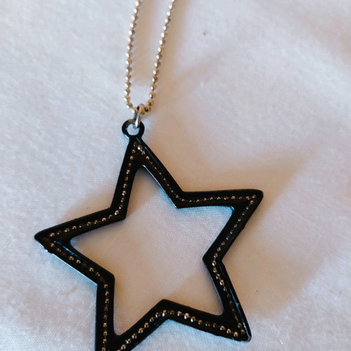 Star pendant large with long chain used