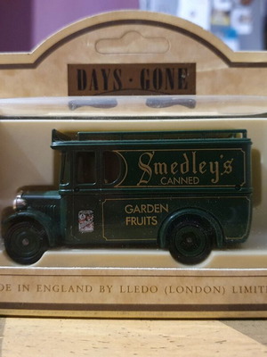 Lledo Days Gone 1932 Dennis Smedleys Toy Car new