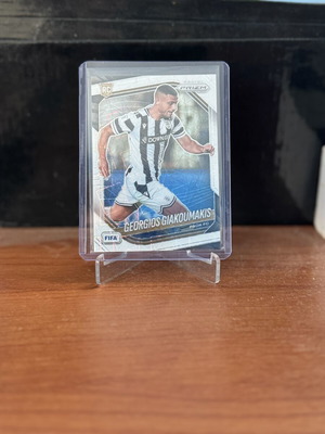 2025 Panini Prizm FIFA Giakoumakis White Lazer/25 PAOK card