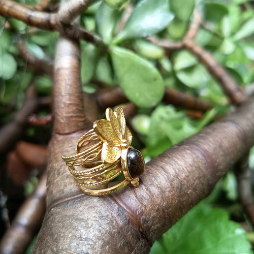 Ring like new gold color stainless steel