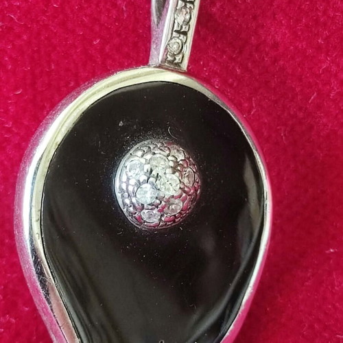Silver 925 necklace with yin-yang teardrop pendant