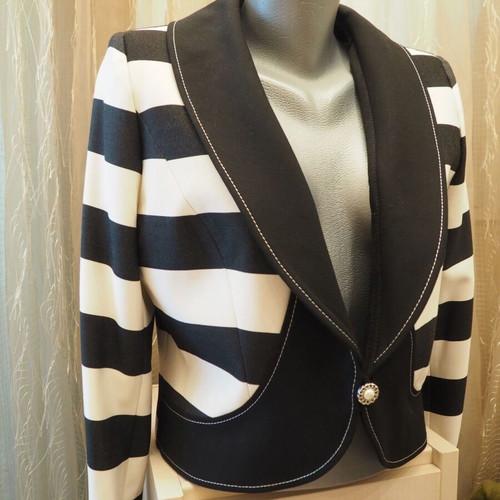 Official dress and jacket set like new, size L, black and white