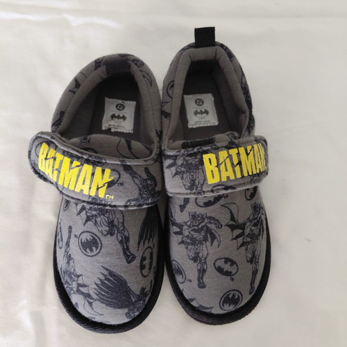DC Batman slippers new, boys' size 32-33, grey