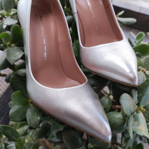Mourtzi silver leather pumps like new, size 37