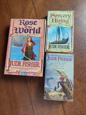 Fool's Gold Trilogy in English like new