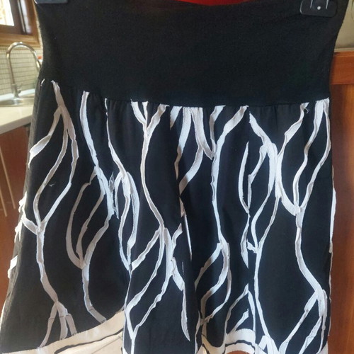 Flared cotton skirt M/L black and white, like new, elastic waistband