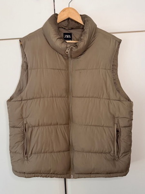Zara men's beige puffer jacket XL used with buttons and pockets