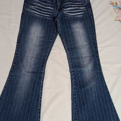 Vintage high-waisted flared jeans with stripes