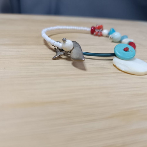 Summer bracelet with multicolored beads