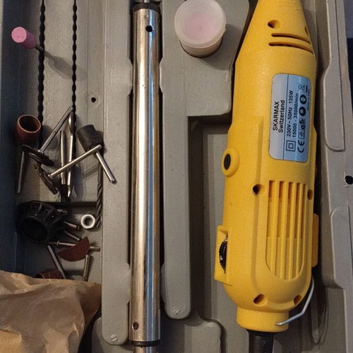 Telescopic multitool like new with extension shaft and desk mount