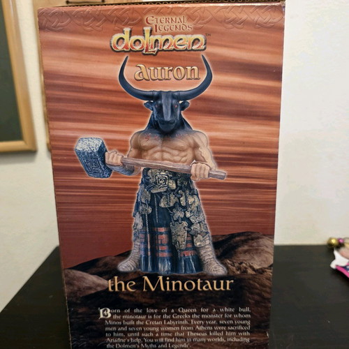 Legends Eternelles Dolmen Le Minotaure figurine new in box