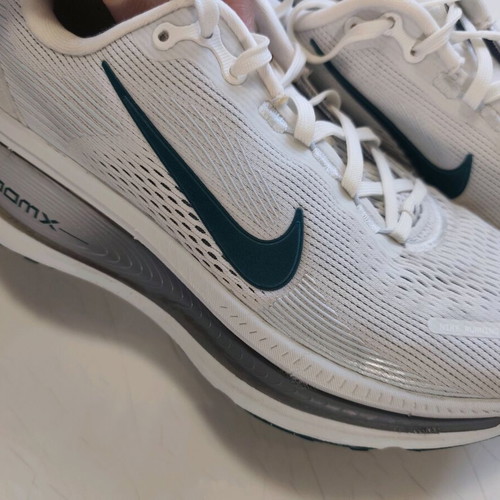 Nike Vomero ZoomX 18 Sport Shoes like new, size 41