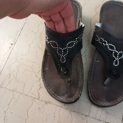 Sandals in very good condition, size 39
