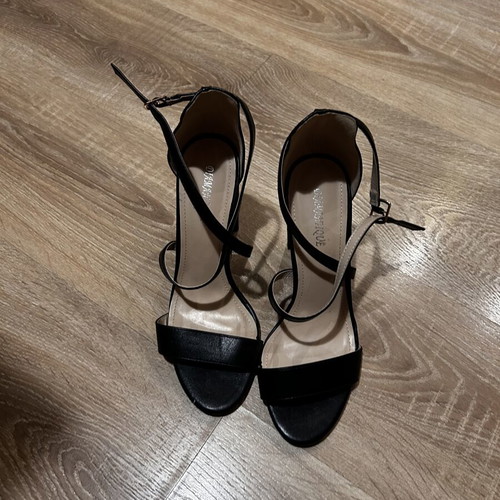 Heeled shoes size 39 black like new