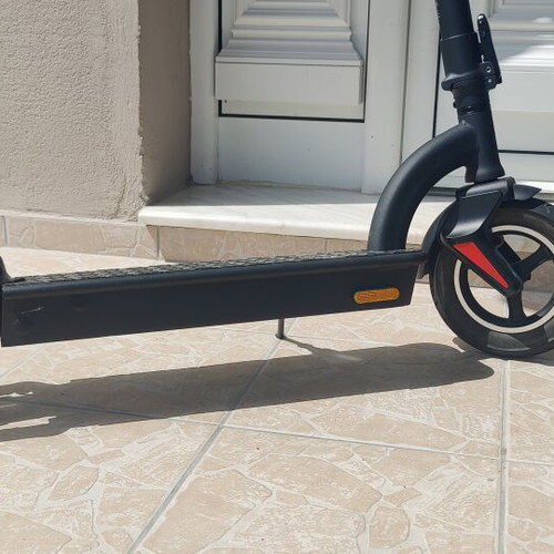Sharp Electric Scooter Ks2 like new, 25km/h max speed, 40km range