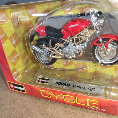 Bburago Ducati Monster 900 Motorcycle Miniature 1:18 New Sealed
