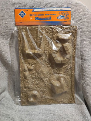 Diorama Base by Roco new, collectible, sealed