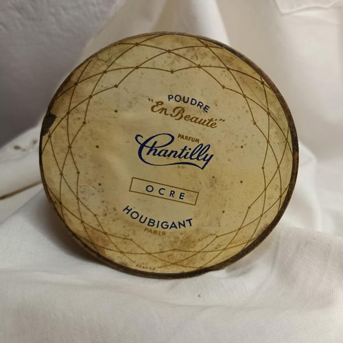 Vintage Chantilly powder box by Houbigant used, 1930s