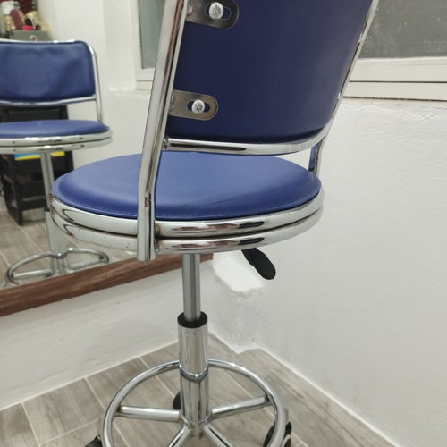 Swivel chair with wheels used