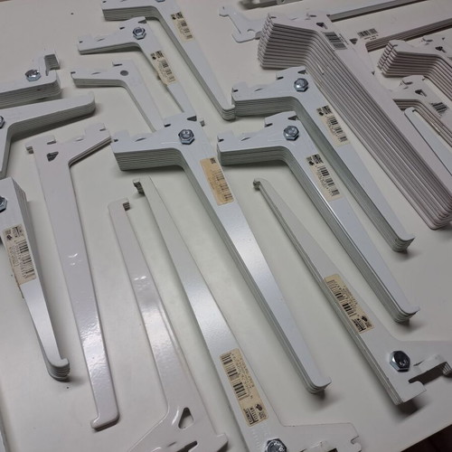 Metal Shelf Brackets used, pack of 138 pieces