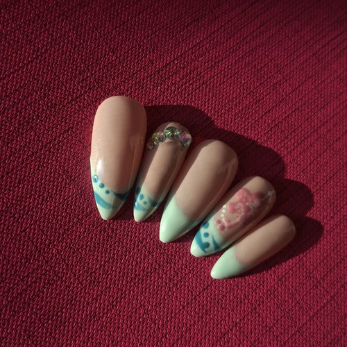 Press-on nails set of 10, handmade, reusable, new