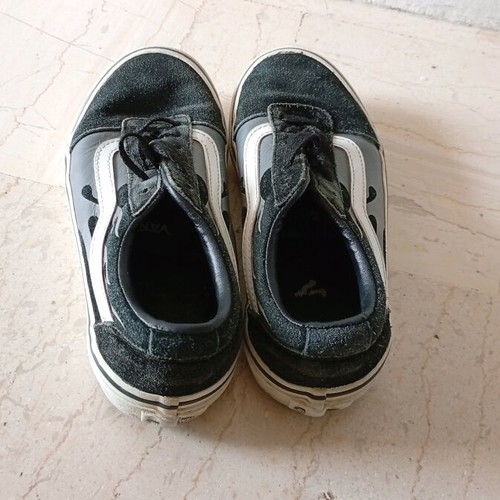 Vans shoes size 32 used in good condition