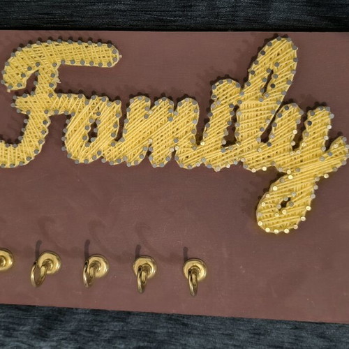 String Art Keyholder like new, handmade, 23x42 cm