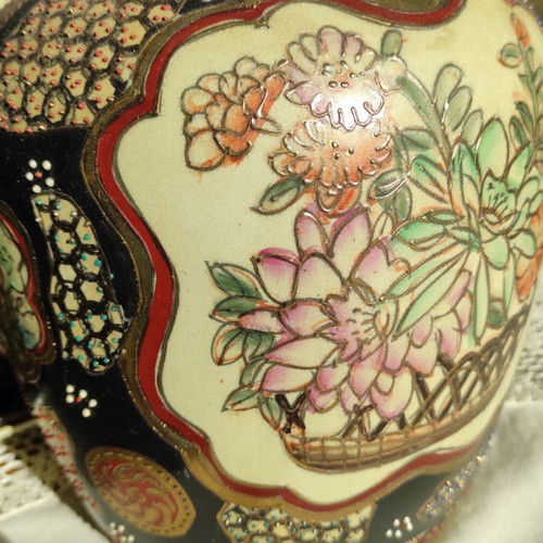 Japanese container and ashtray used, Royal hand painted Satsuma