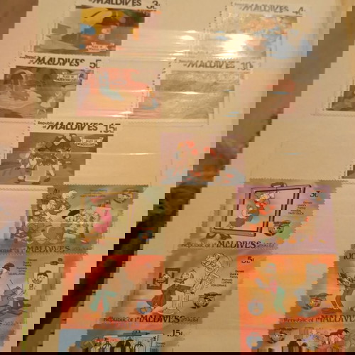 Συλλογή ασυνήθιστων γραμματοσήμων με ήρωες Walt Disney σαν καινούργια