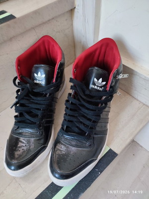 Adidas γυναικεία μποτάκια μεταχειρισμένα, νούμερο 39.5, μαύρα, αθλητικά