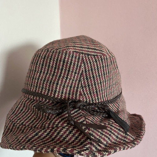 Skondras winter hat like new, multicolor, size 57