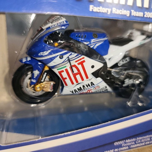 Maisto Yamaha Factory Racing Team 2007 1:18 scale new