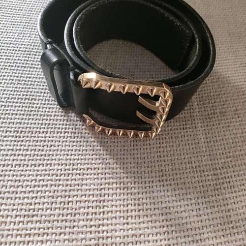 Dsquared2 women's leather belt black like new, size small