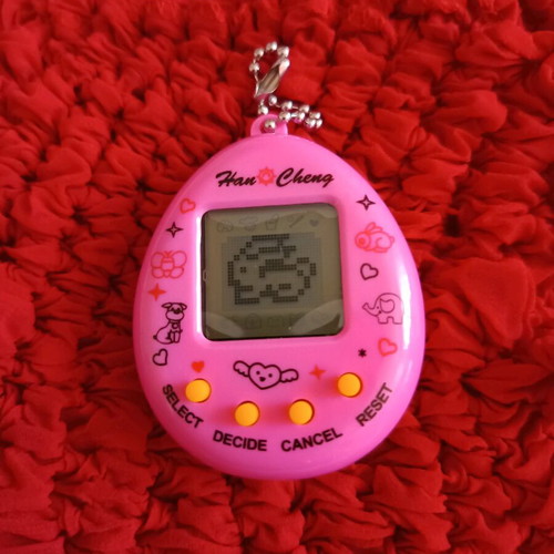 Retro Han Cheng Tamagotchi in Pink New