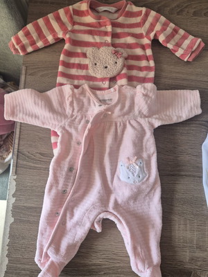 Set of 2 long-sleeve newborn girl rompers like new