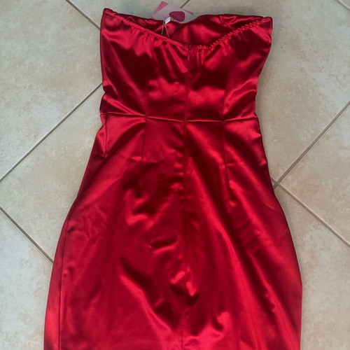 Mini dress red satin strapless new, size S