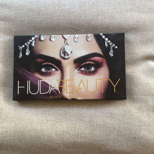 Huda Beauty Desert Dusk Eyeshadow Palette like new
