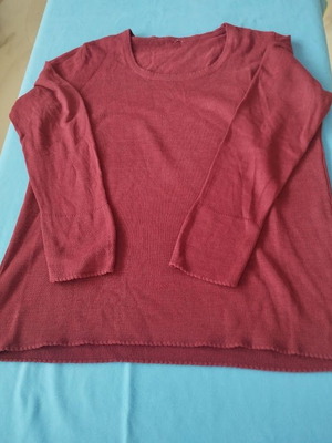 Burgundy Pullover Size XL like new, casual chic knitwear