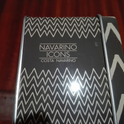 Metal tin Costa Navarino used