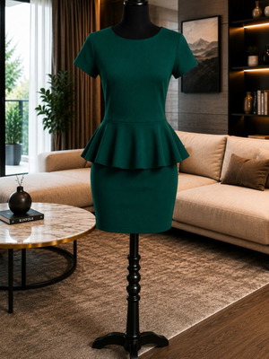 Paranoia women's dress like new, size Small, green