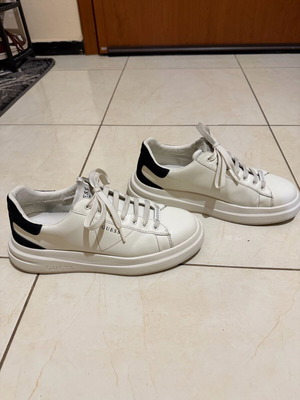 Guess sneakers like new, white, size 42