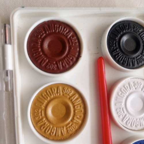 Watercolors and brushes new, 3 sets and 6 brushes