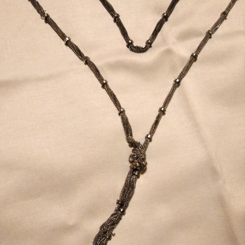 Gray Bijou Necklace like new, 44 cm length, vintage style