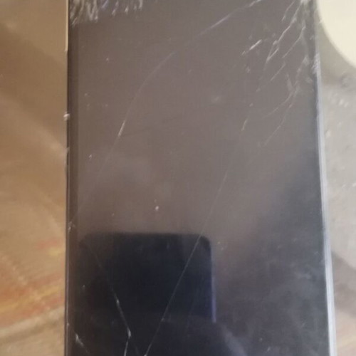 Huawei Y6 Prime 2018 32GB used with cracked touch screen and missing back cover