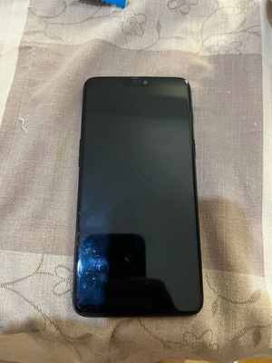 One Plus 6 μεταχειρισμένο με σπασμένη οθόνη και πίσω καπάκι